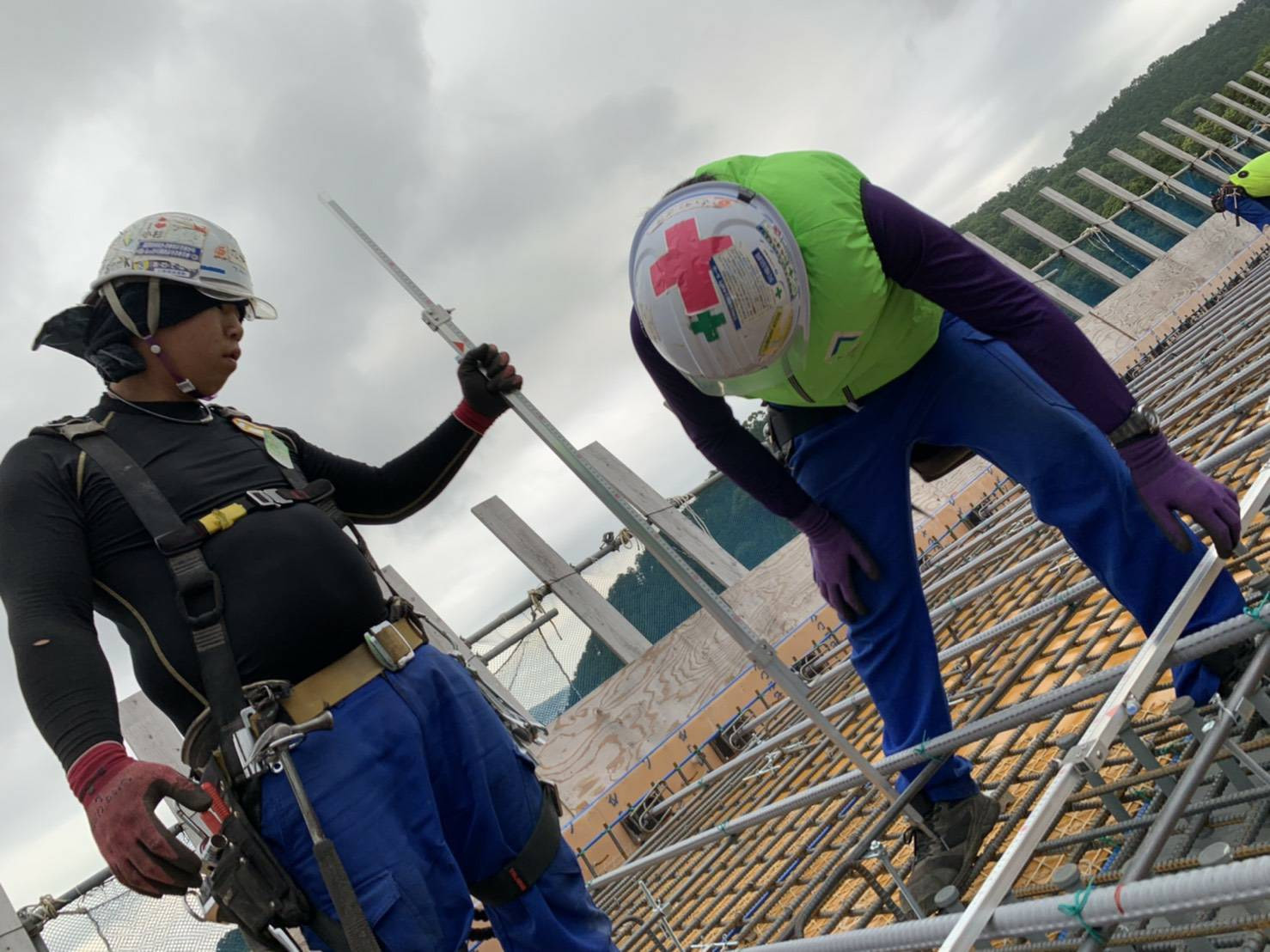 静岡で型枠造りや足場組立・解体など一人で担う多能工が活躍 